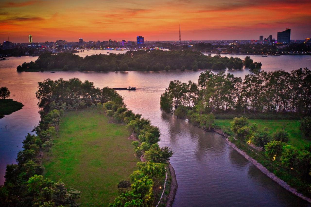 Legacy Mekong Hotel Can Tho Exterior photo